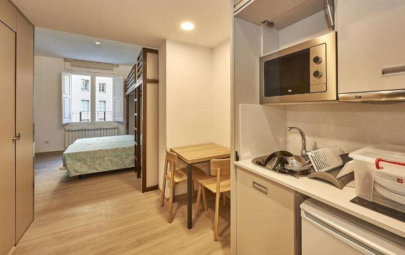 Alberg Abat Oliba Monistrol de Montserrat Luaran gambar A studio apartment in Madrid, Spain